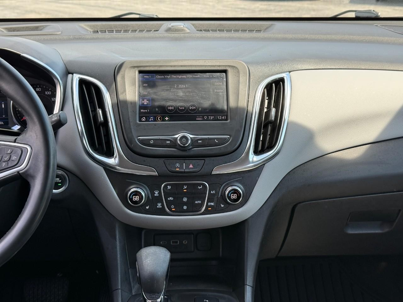 Chevrolet Equinox Vehicle Full-screen Gallery Image 13