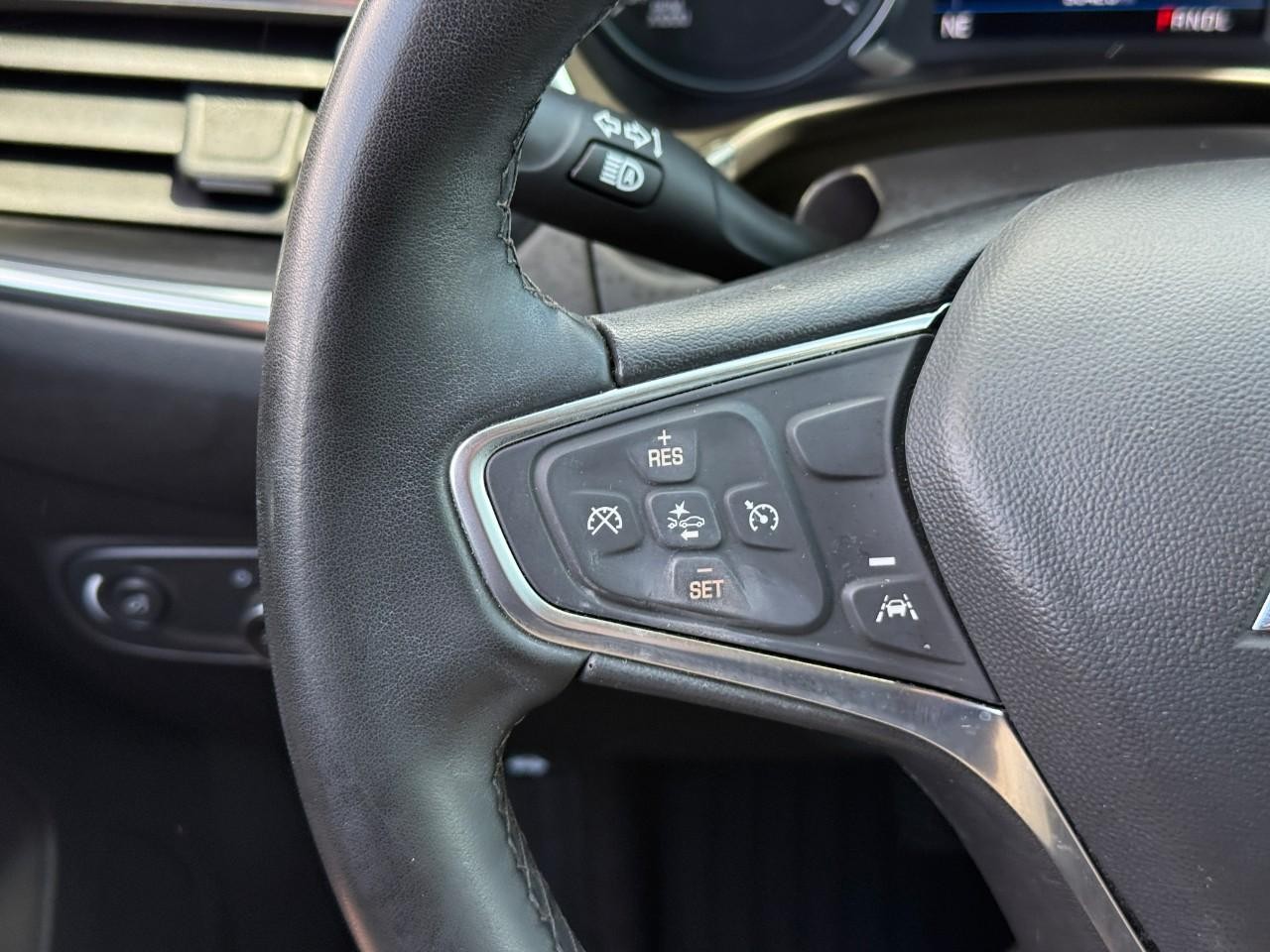 Chevrolet Equinox Vehicle Full-screen Gallery Image 18