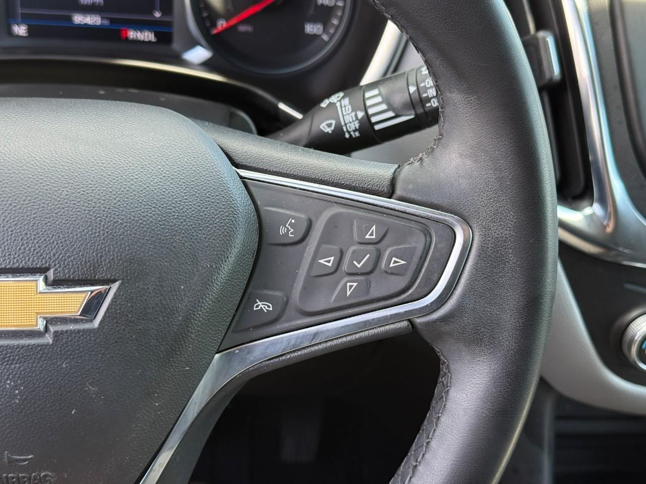 Chevrolet Equinox Vehicle Full-screen Gallery Image 19