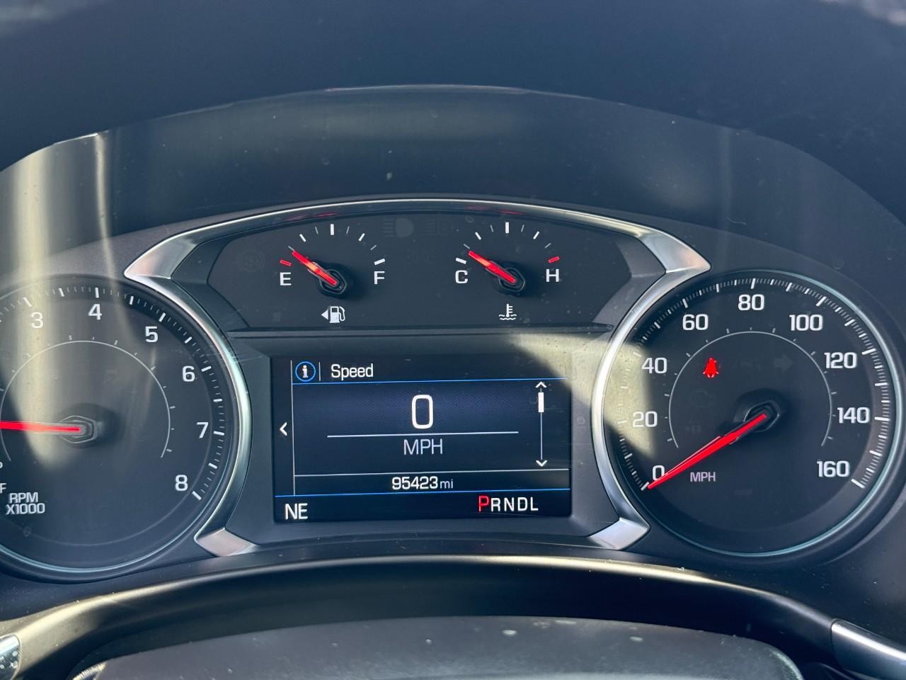 Chevrolet Equinox Vehicle Full-screen Gallery Image 20