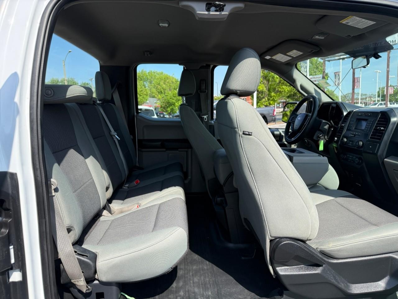 Ford F-150 Vehicle Full-screen Gallery Image 10