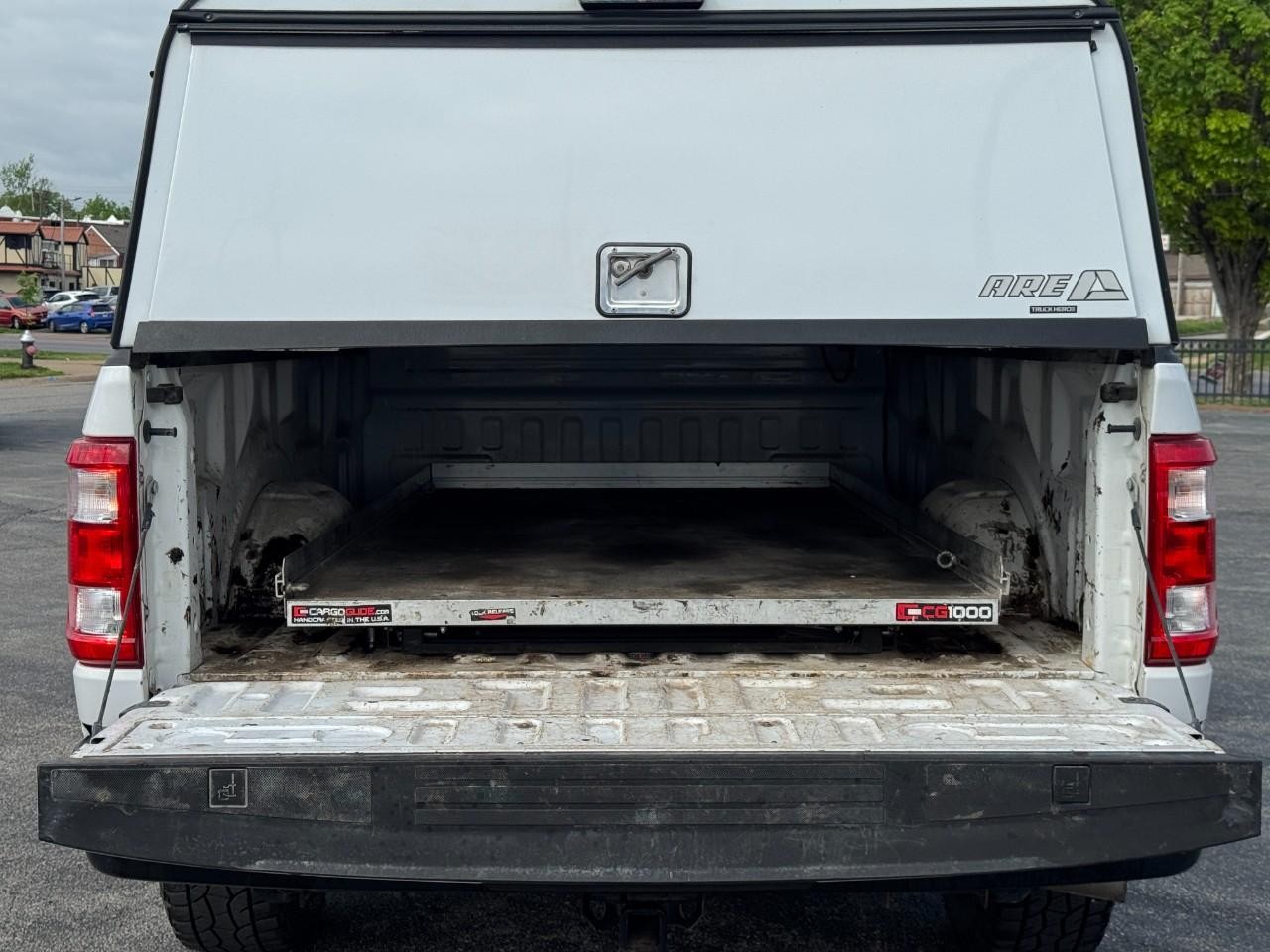 Ford F-150 Vehicle Full-screen Gallery Image 08