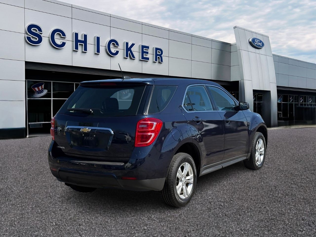 Chevrolet Equinox Vehicle Full-screen Gallery Image 02