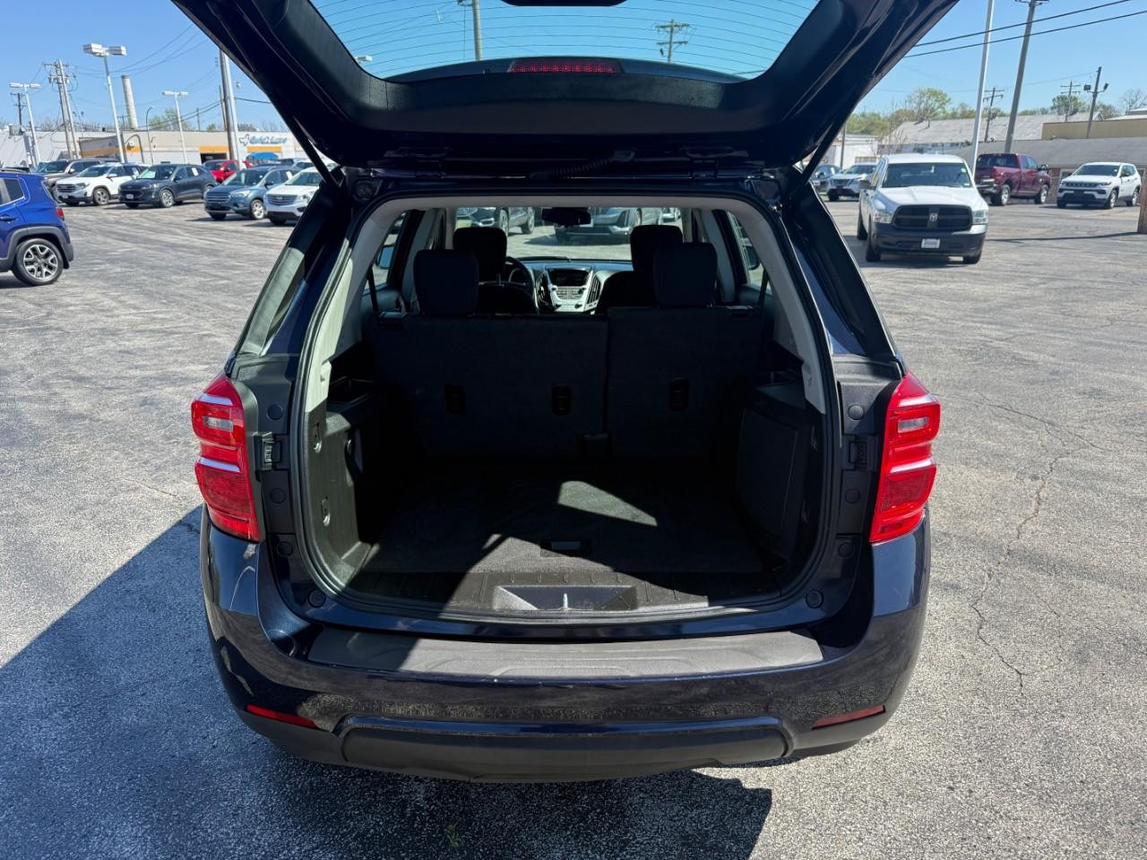 Chevrolet Equinox Vehicle Full-screen Gallery Image 07