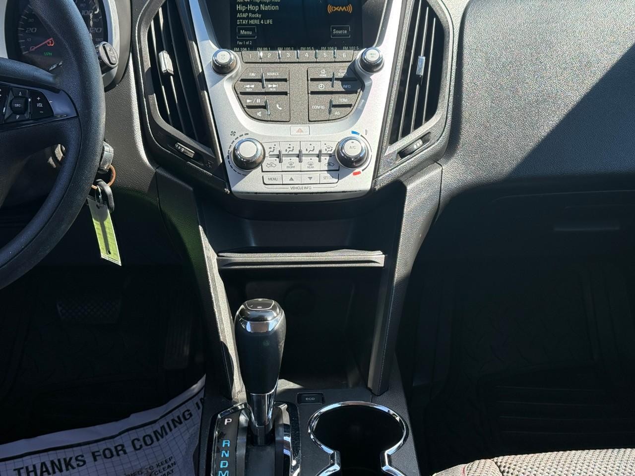 Chevrolet Equinox Vehicle Full-screen Gallery Image 14