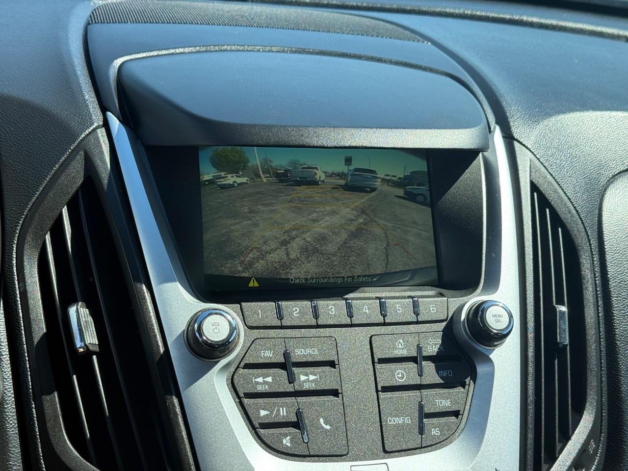 Chevrolet Equinox Vehicle Full-screen Gallery Image 21