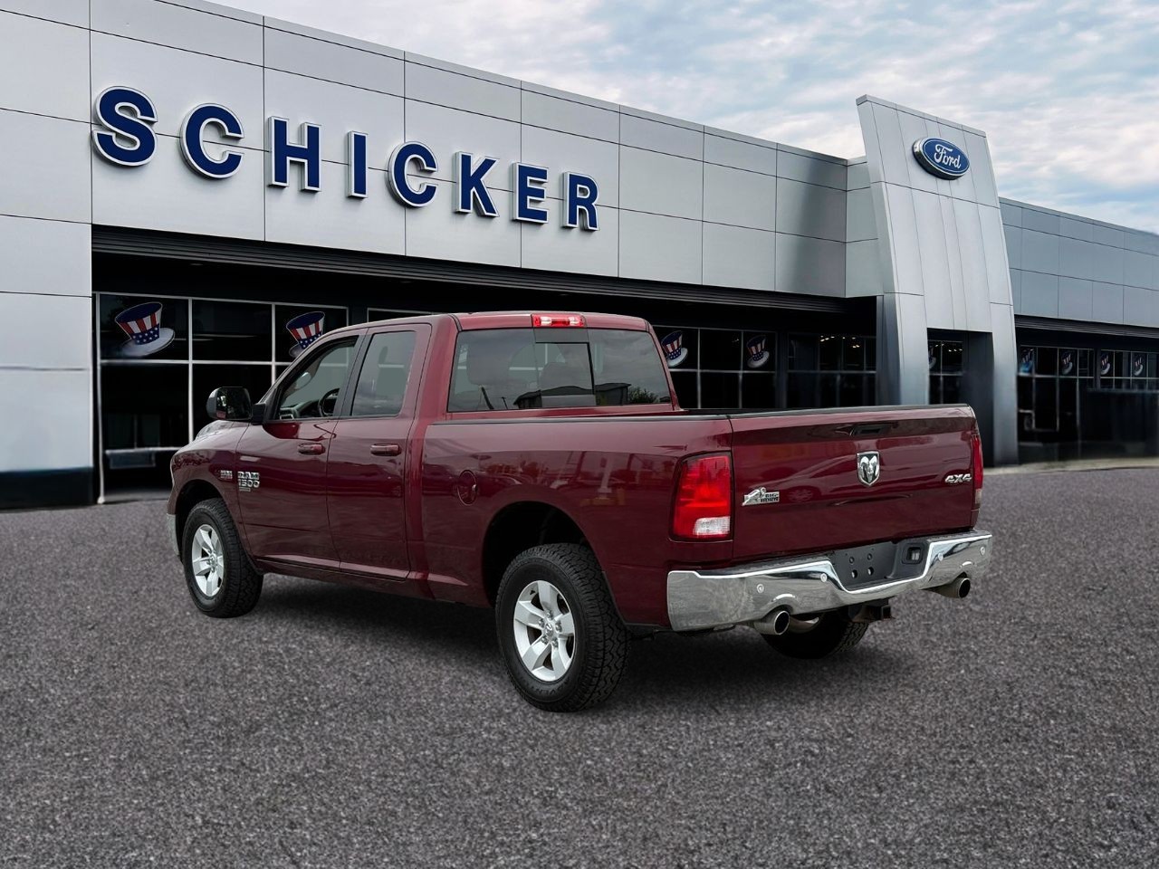 Ram 1500 Classic Vehicle Full-screen Gallery Image 03