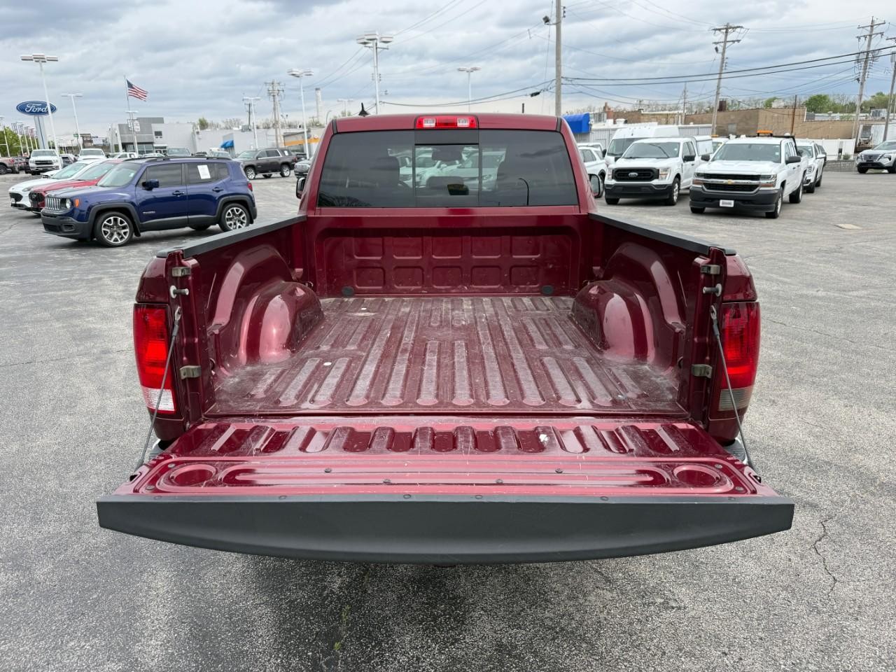 Ram 1500 Classic Vehicle Full-screen Gallery Image 07
