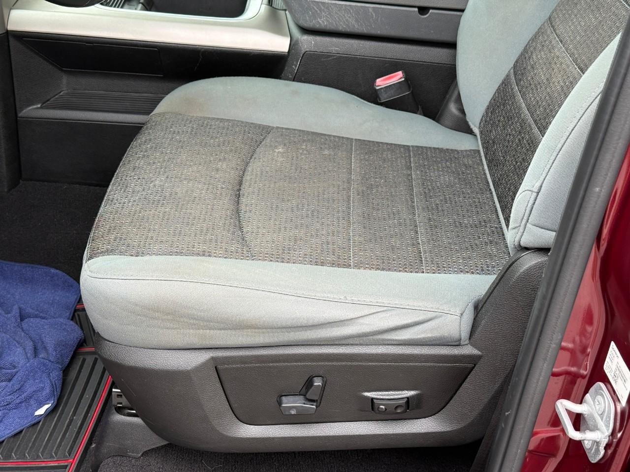 Ram 1500 Classic Vehicle Full-screen Gallery Image 12