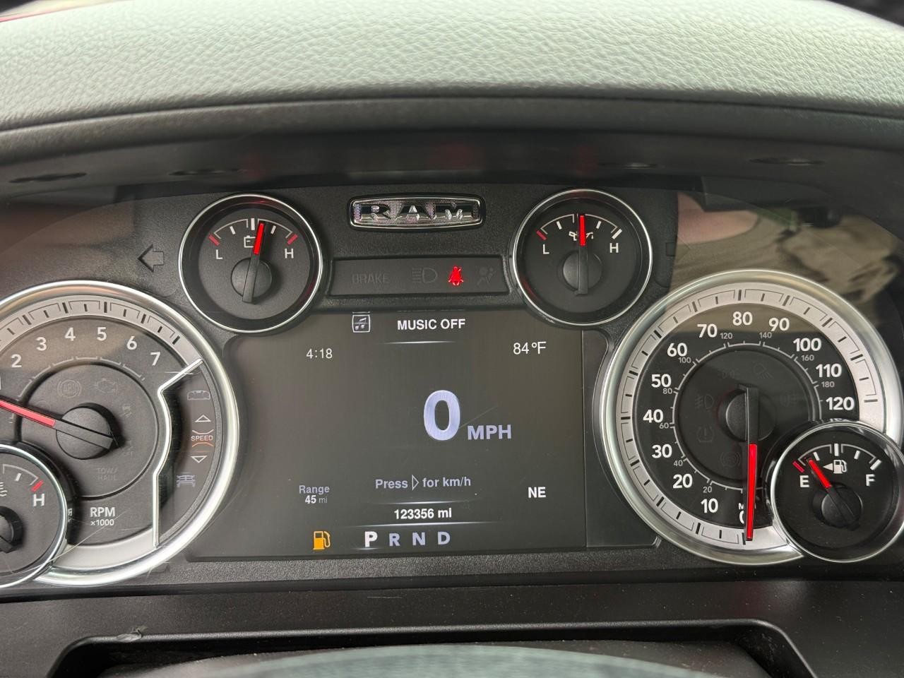 Ram 1500 Classic Vehicle Full-screen Gallery Image 16