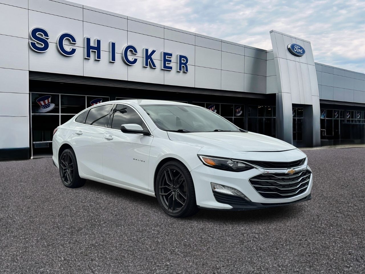 Chevrolet Malibu Vehicle Full-screen Gallery Image 01