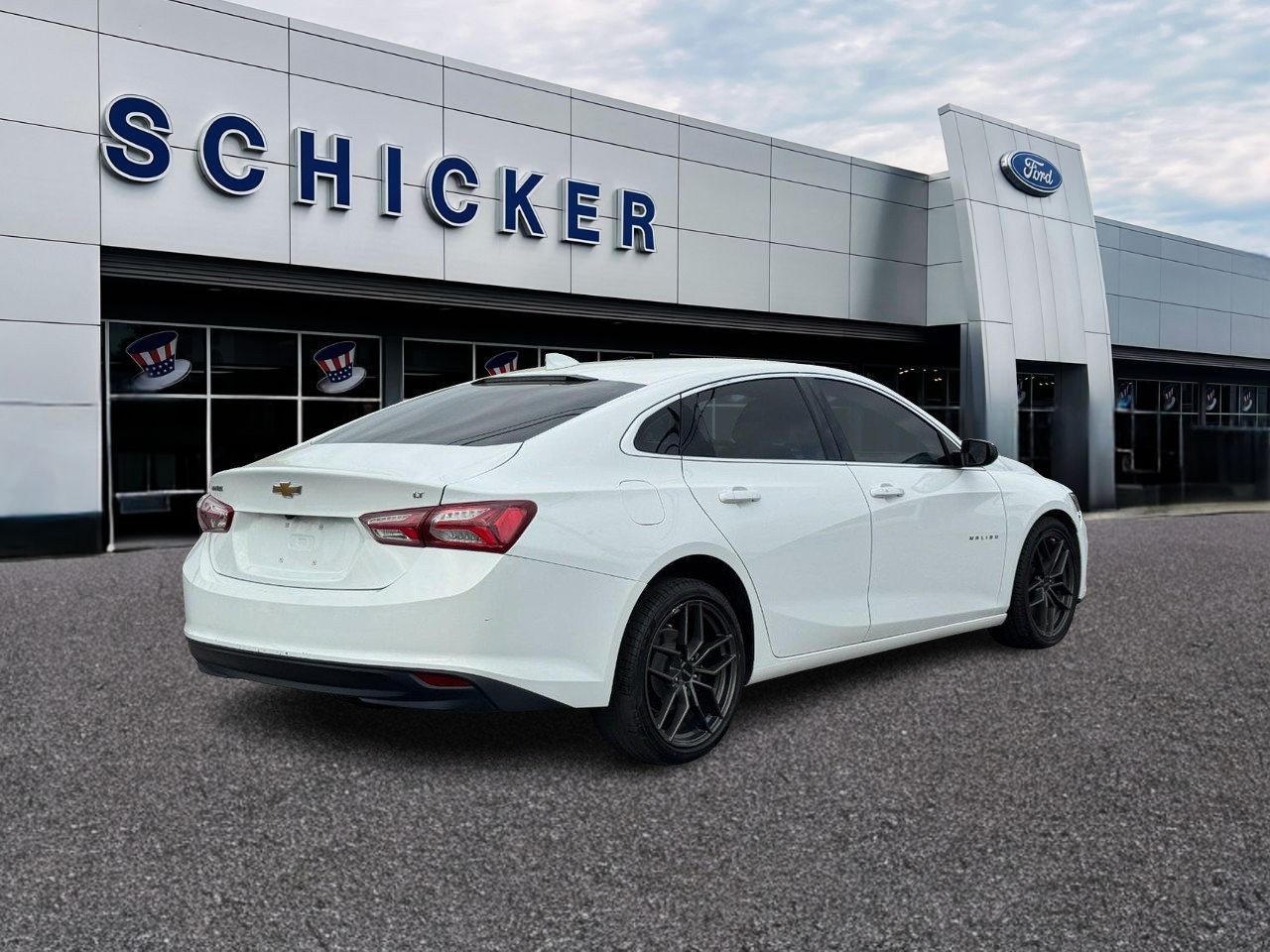 Chevrolet Malibu Vehicle Full-screen Gallery Image 02