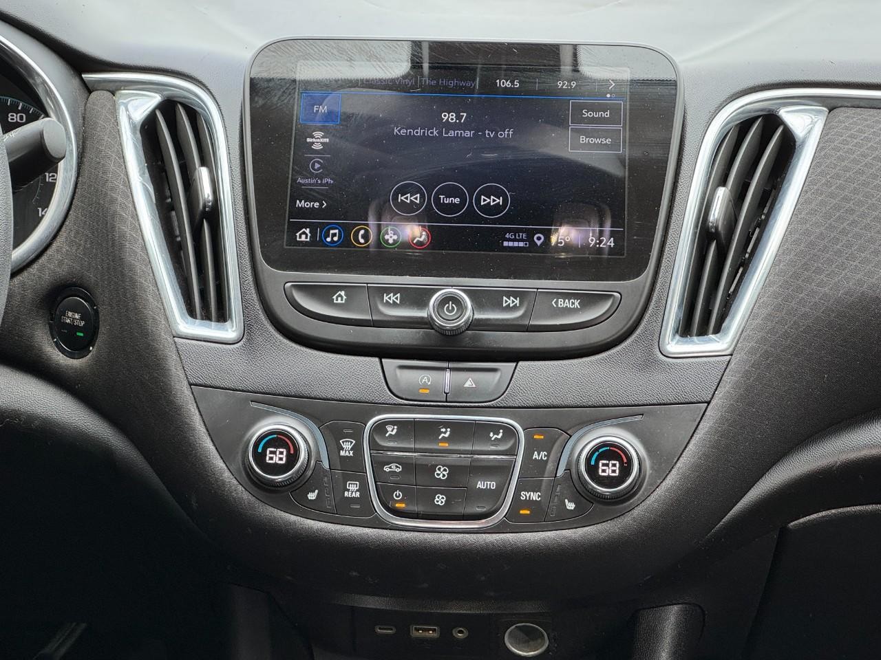 Chevrolet Malibu Vehicle Full-screen Gallery Image 13