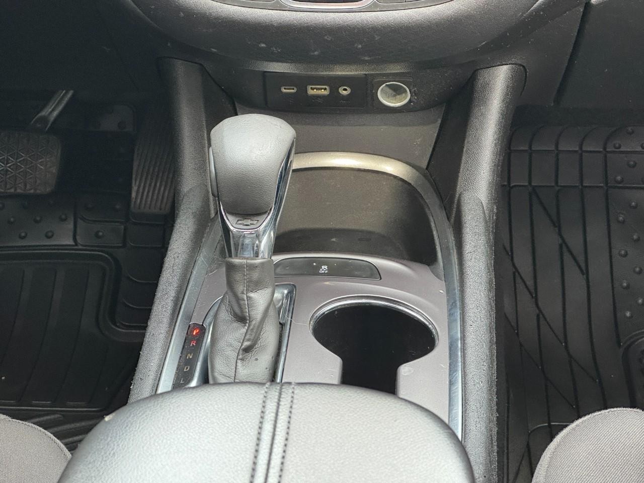 Chevrolet Malibu Vehicle Full-screen Gallery Image 14