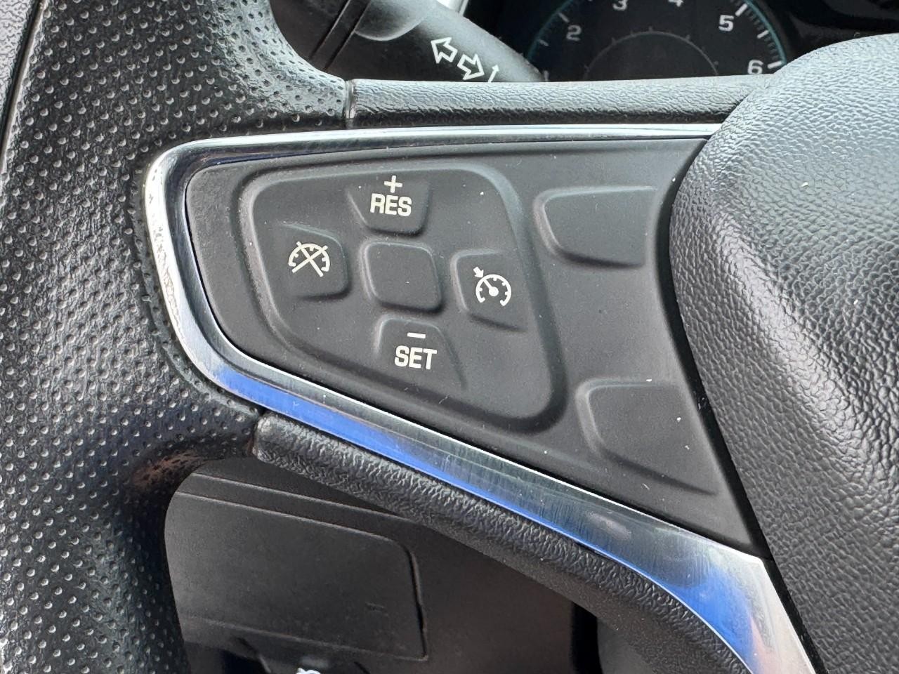 Chevrolet Malibu Vehicle Full-screen Gallery Image 18