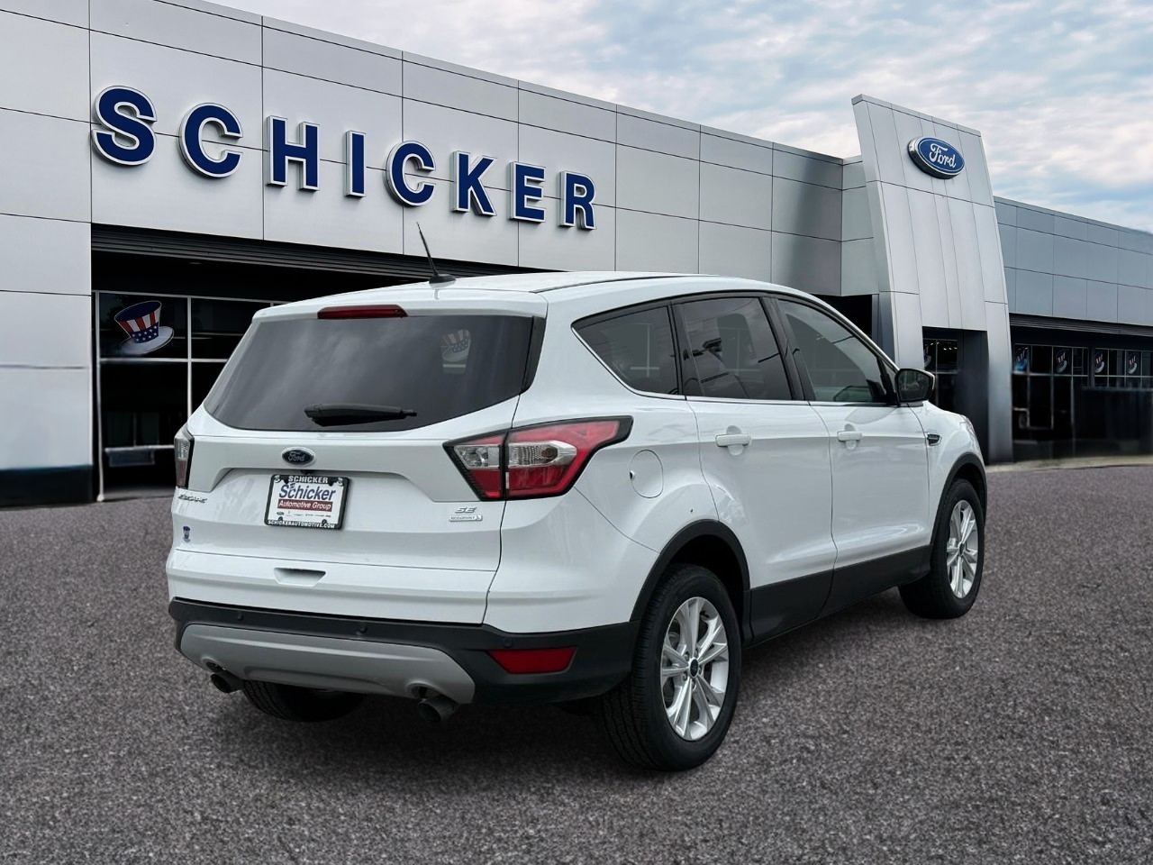 Ford Escape Vehicle Full-screen Gallery Image 02