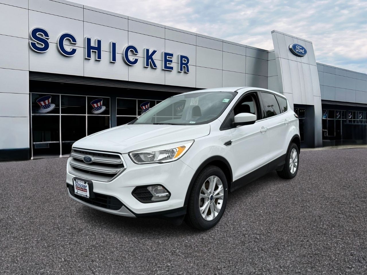 Ford Escape Vehicle Full-screen Gallery Image 04