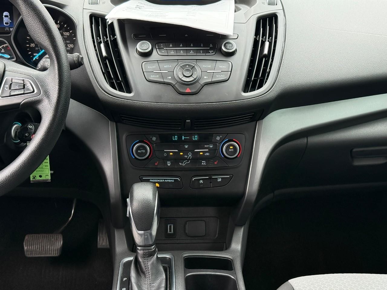 Ford Escape Vehicle Full-screen Gallery Image 15