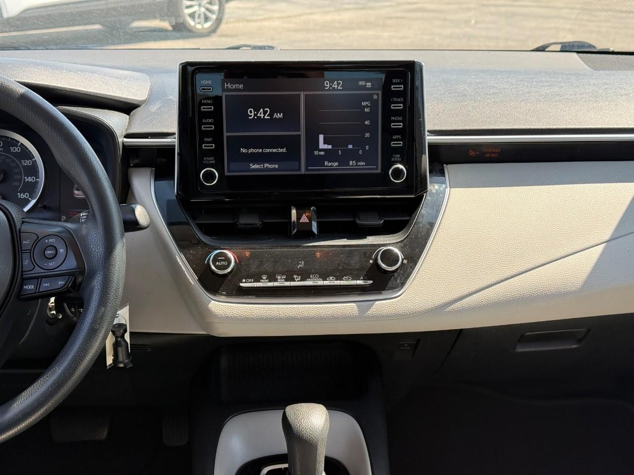 Toyota Corolla Vehicle Full-screen Gallery Image 12