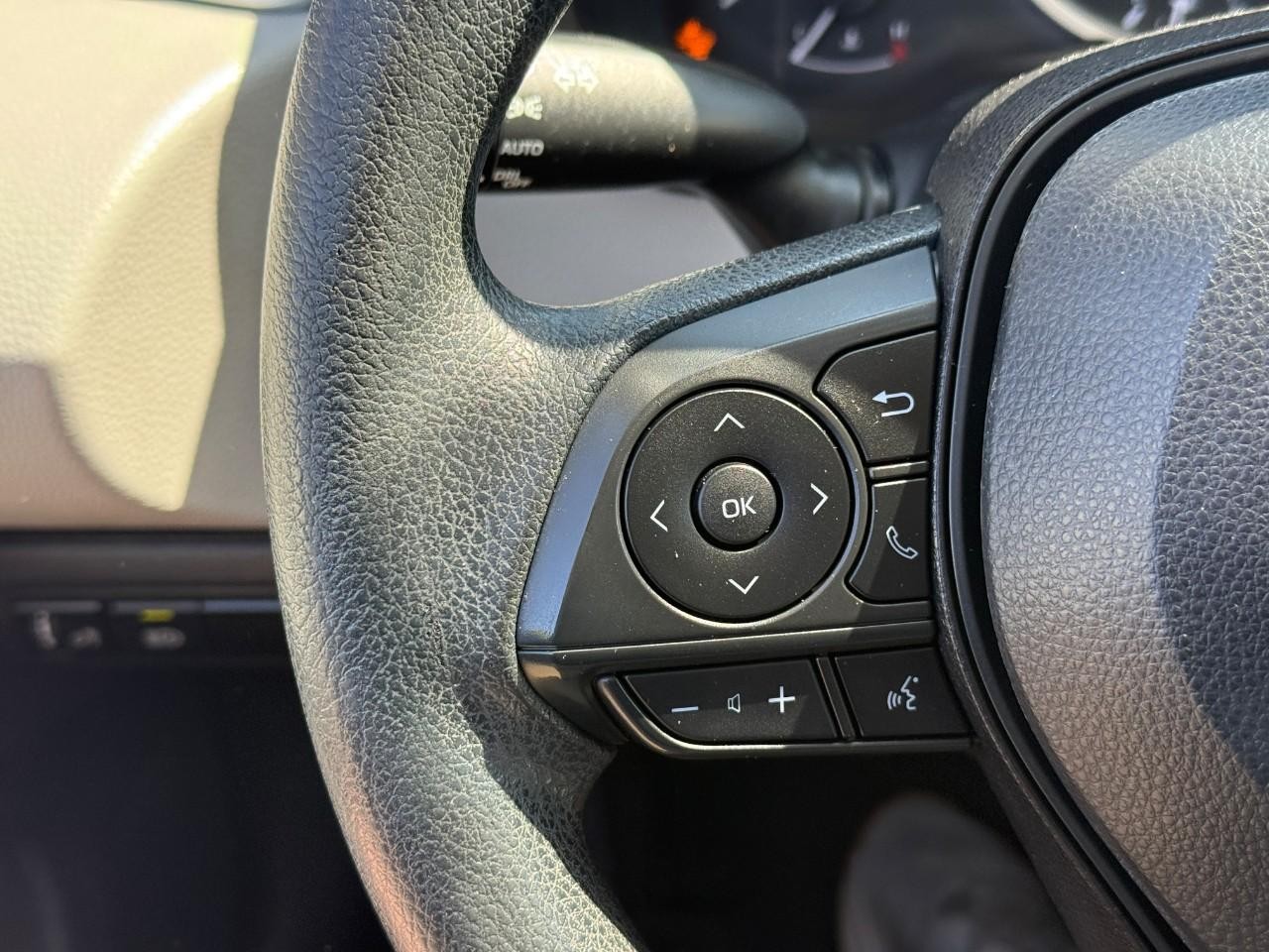 Toyota Corolla Vehicle Full-screen Gallery Image 17