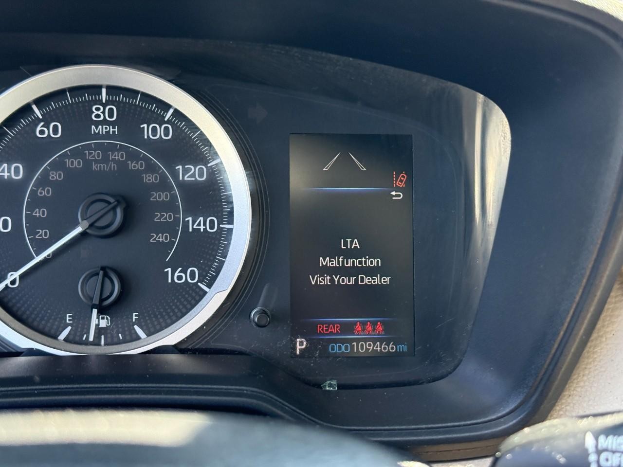 Toyota Corolla Vehicle Full-screen Gallery Image 19
