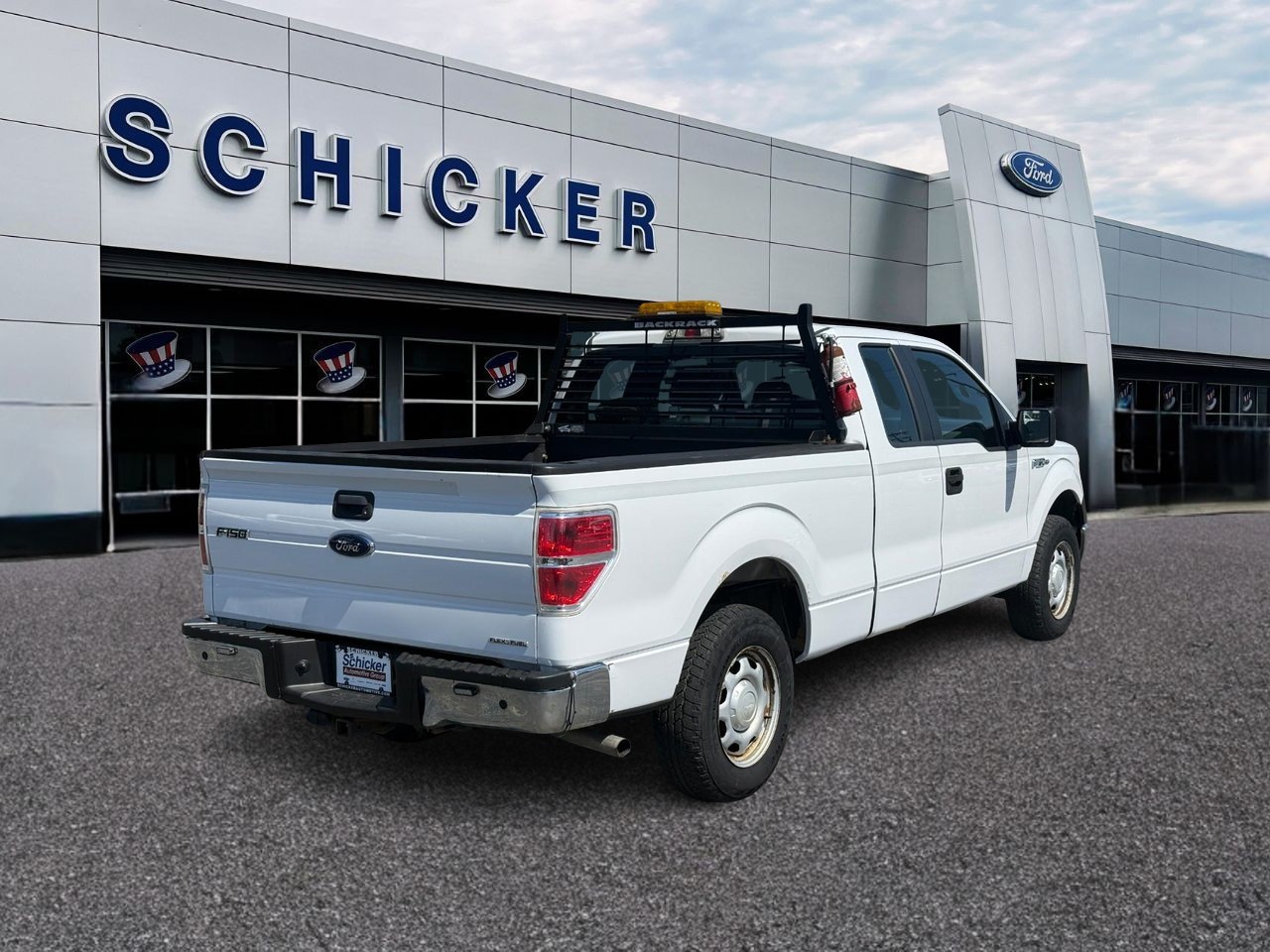 Ford F-150 Vehicle Full-screen Gallery Image 02