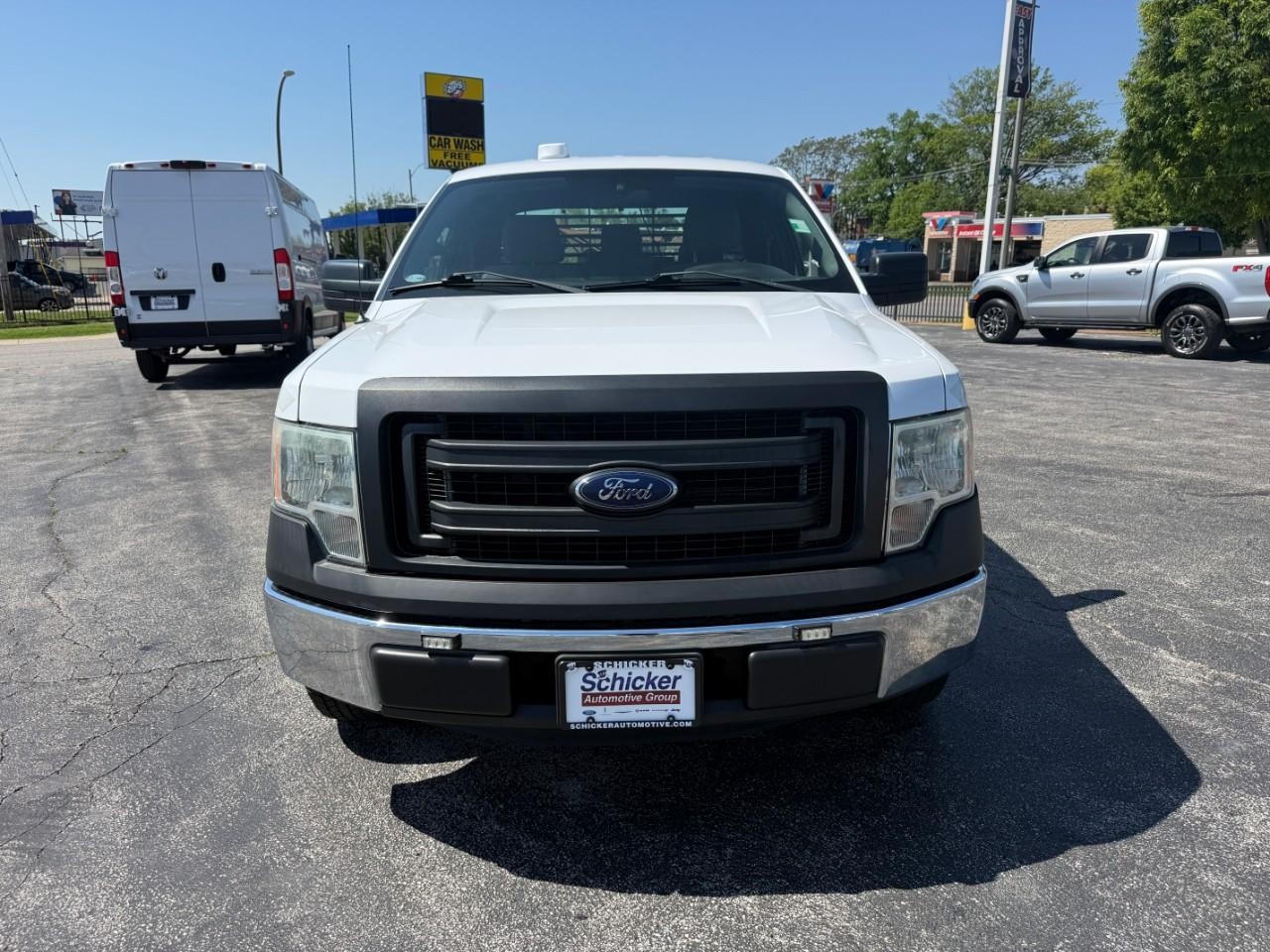 Ford F-150 Vehicle Full-screen Gallery Image 09