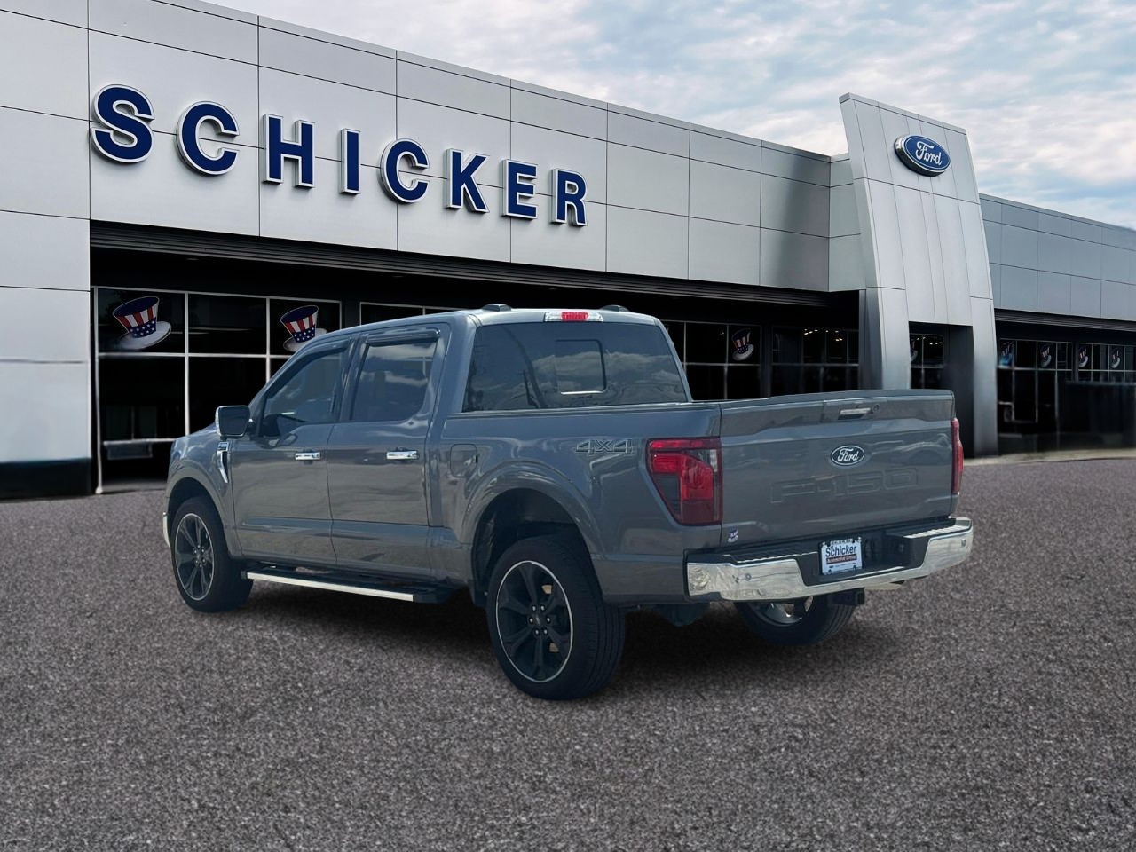 Ford F-150 Vehicle Full-screen Gallery Image 03