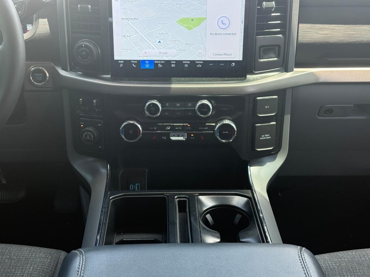Ford F-150 Vehicle Full-screen Gallery Image 14