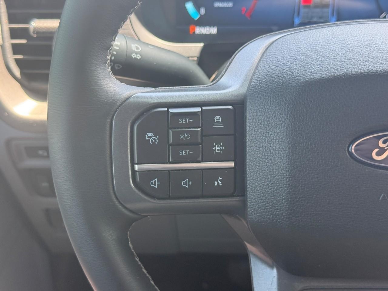 Ford F-150 Vehicle Full-screen Gallery Image 18