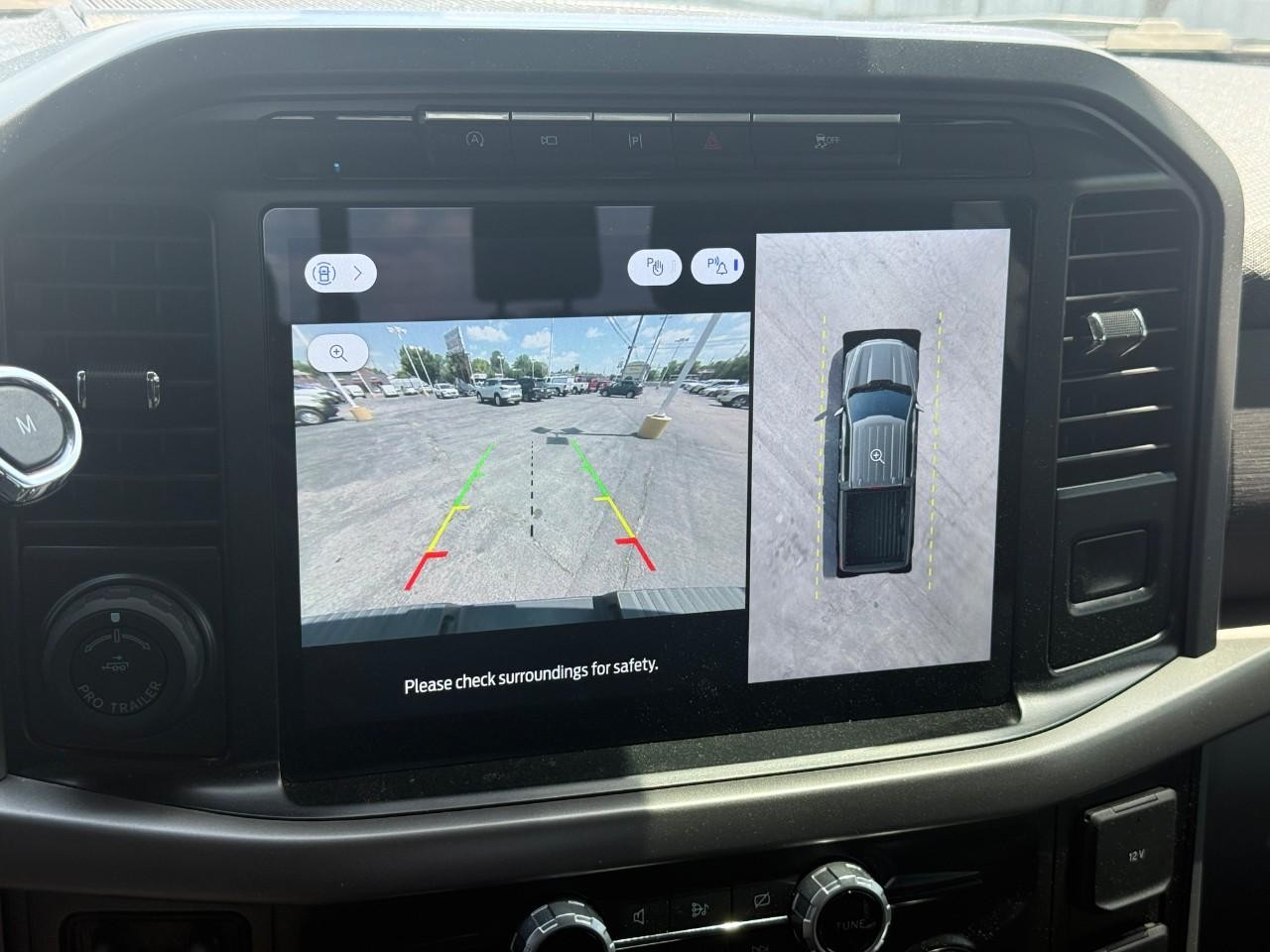 Ford F-150 Vehicle Full-screen Gallery Image 21