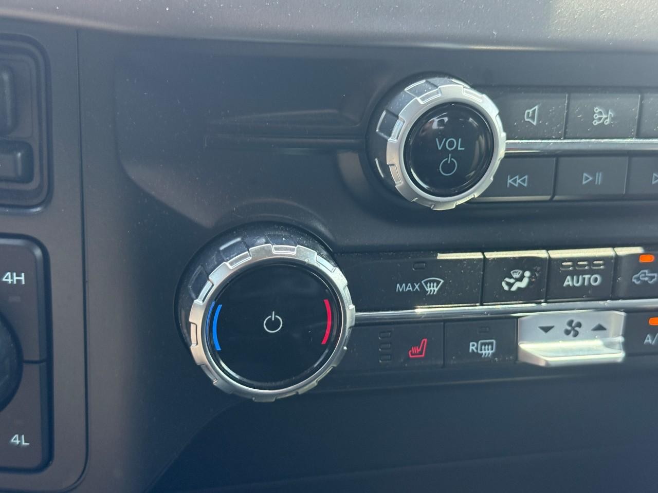 Ford F-150 Vehicle Full-screen Gallery Image 22
