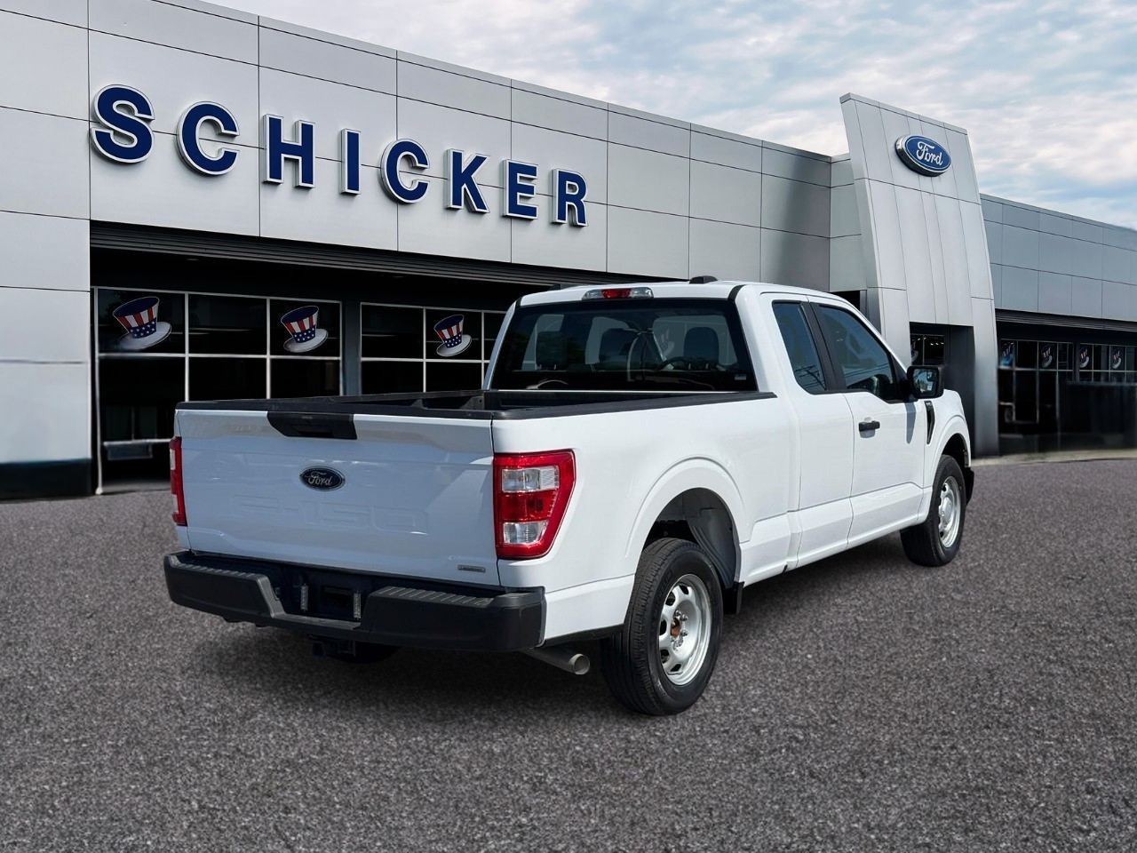 Ford F-150 Vehicle Full-screen Gallery Image 02