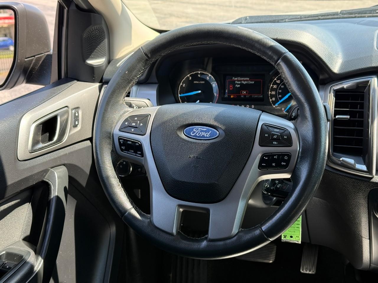 Ford Ranger Vehicle Full-screen Gallery Image 13