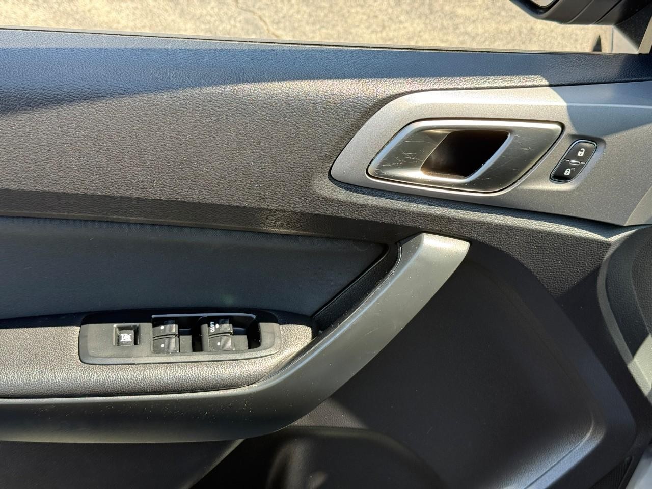 Ford Ranger Vehicle Full-screen Gallery Image 16