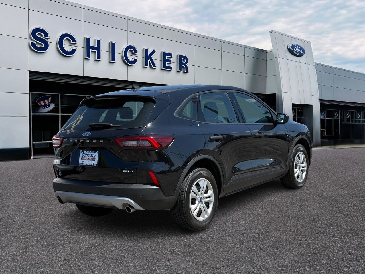 Ford Escape Vehicle Full-screen Gallery Image 02