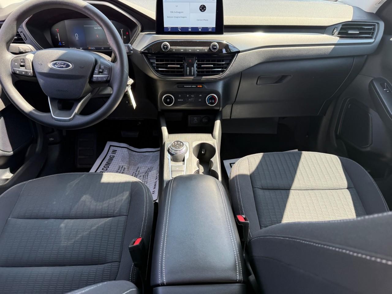 Ford Escape Vehicle Full-screen Gallery Image 10