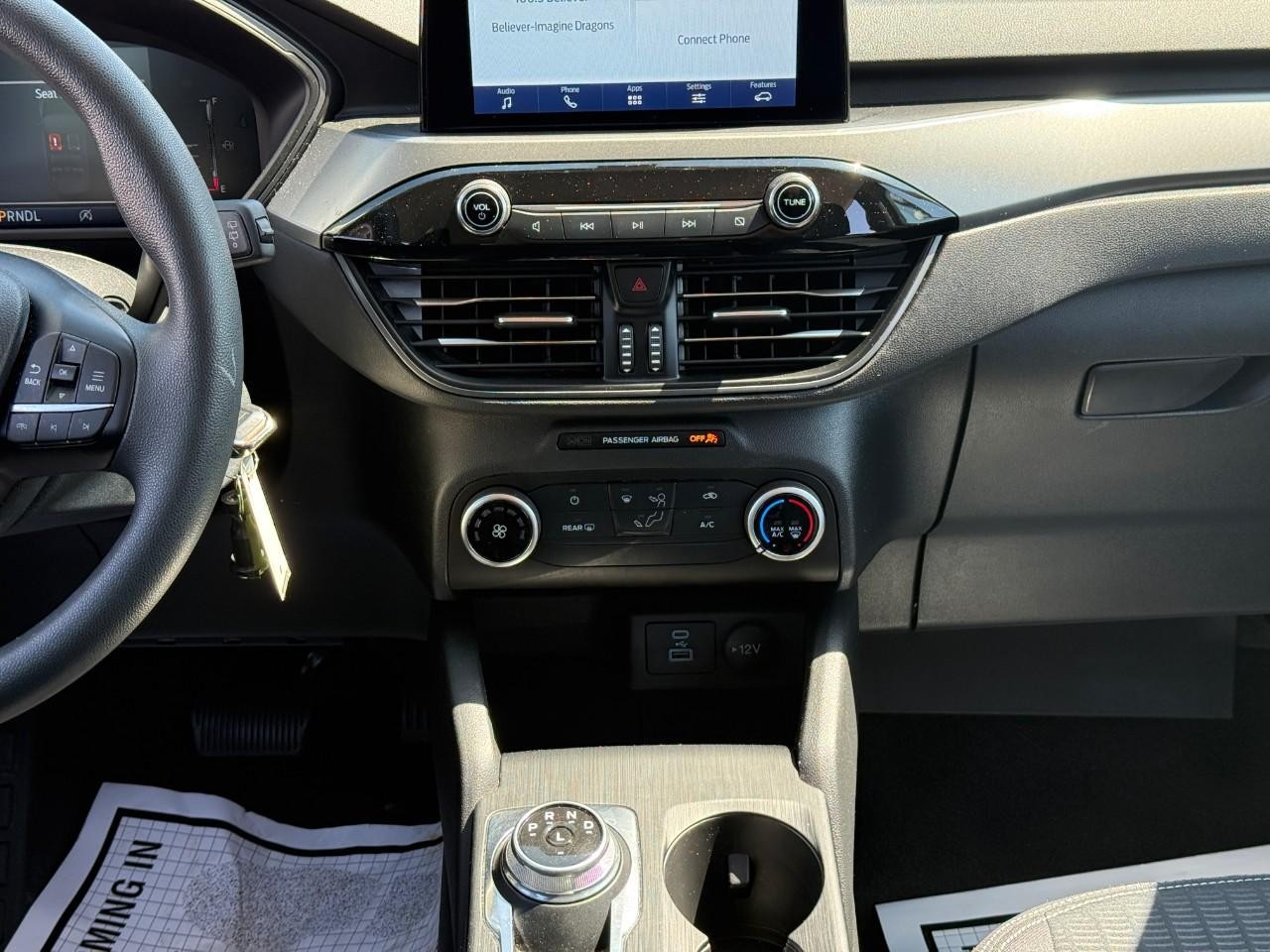 Ford Escape Vehicle Full-screen Gallery Image 13
