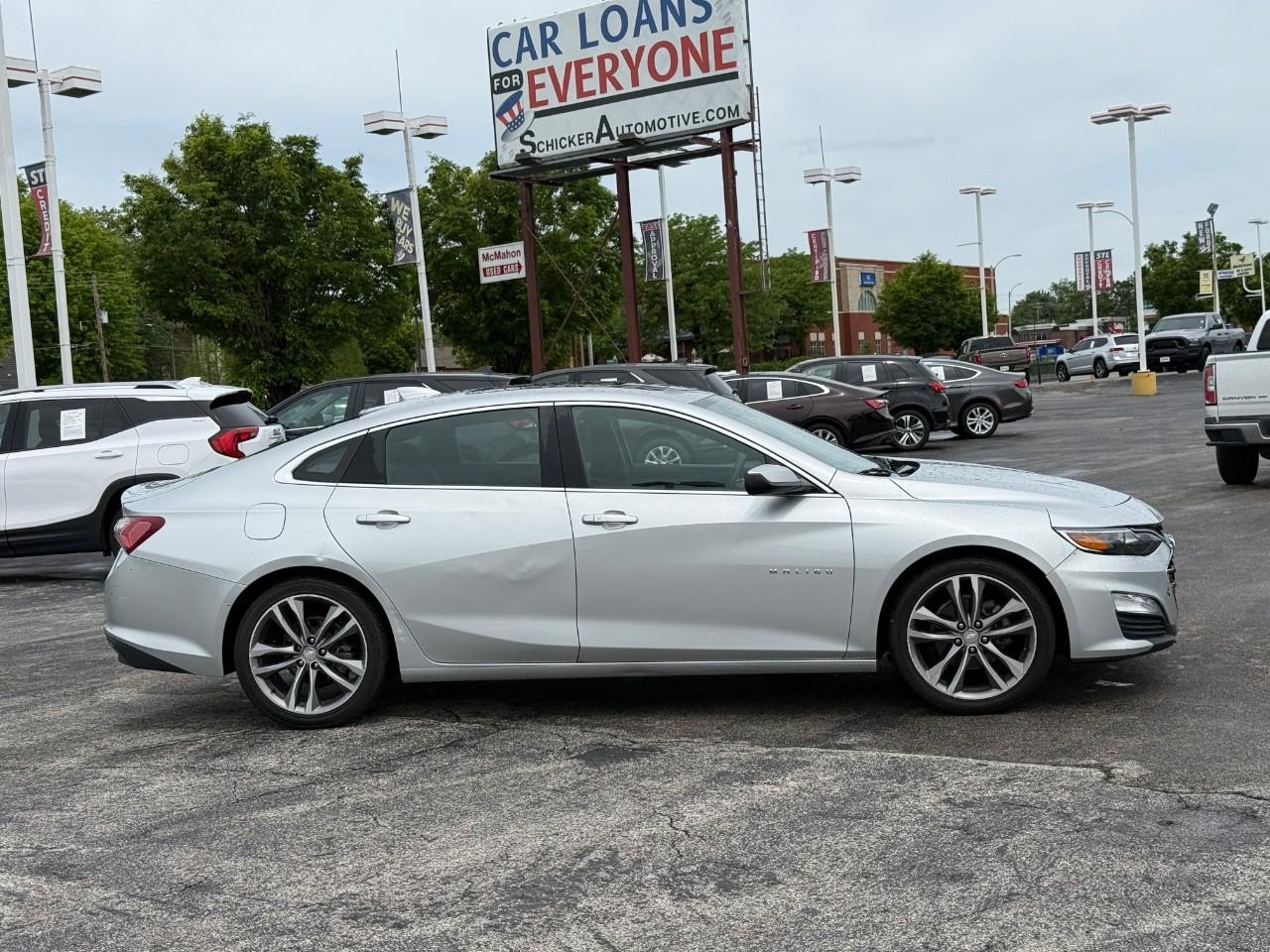 Chevrolet Malibu Vehicle Full-screen Gallery Image 05