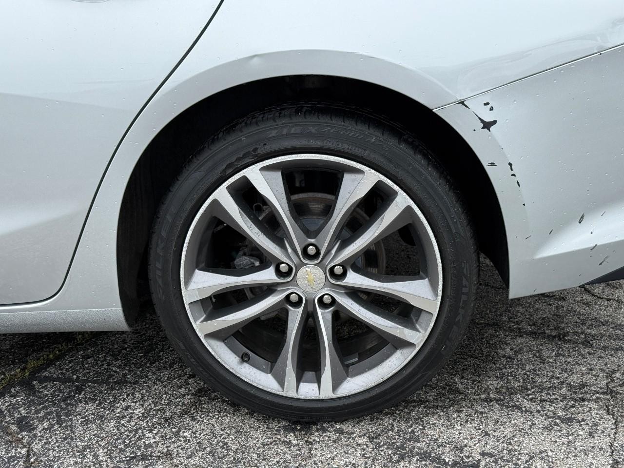 Chevrolet Malibu Vehicle Full-screen Gallery Image 06