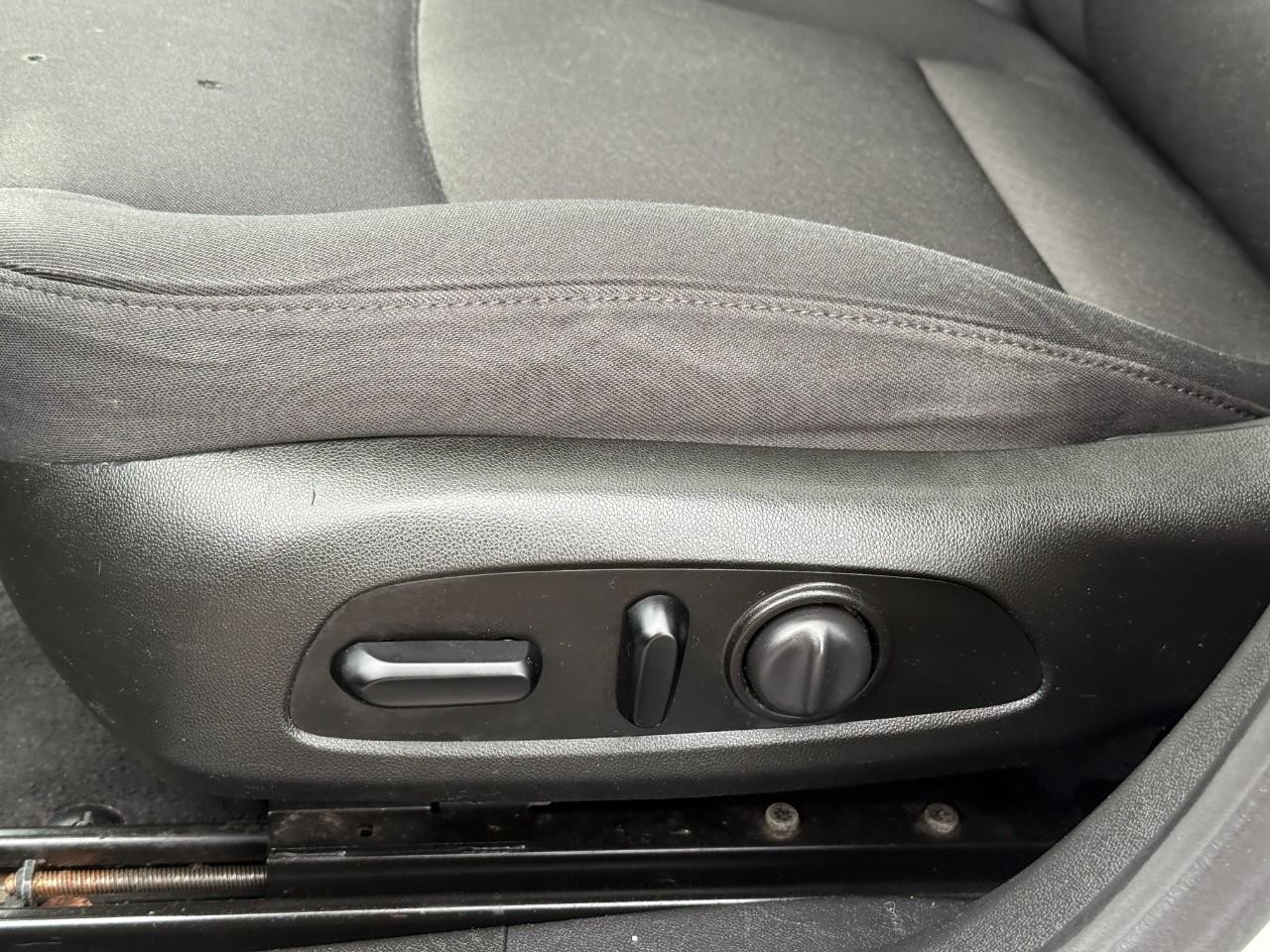 Chevrolet Malibu Vehicle Full-screen Gallery Image 17