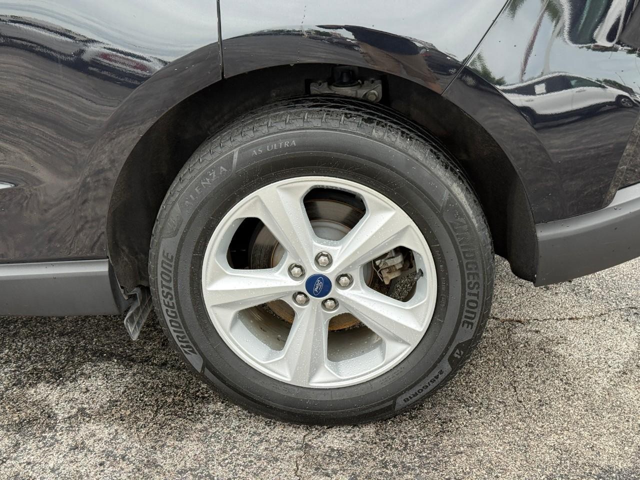 Ford Edge Vehicle Full-screen Gallery Image 06