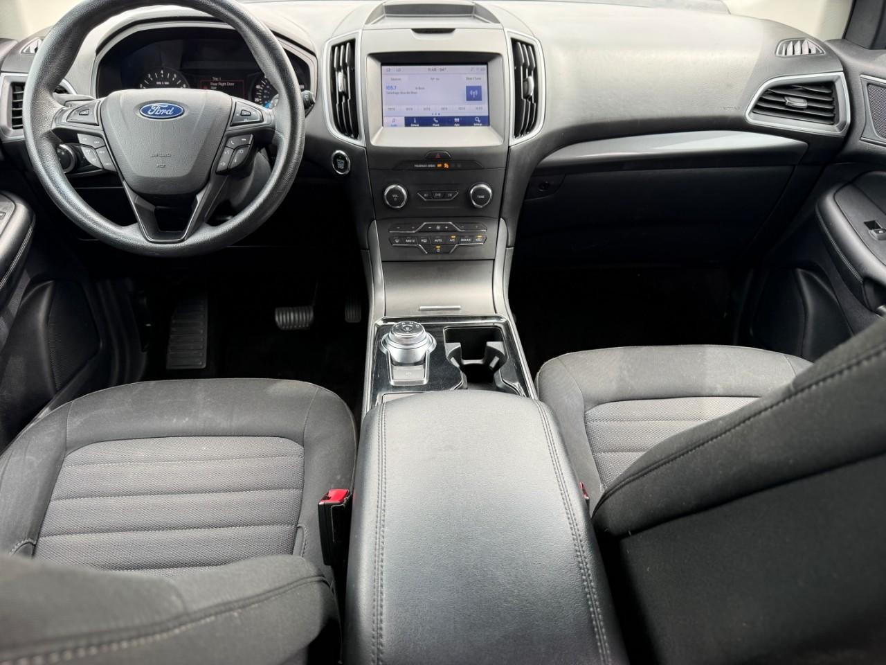 Ford Edge Vehicle Full-screen Gallery Image 11