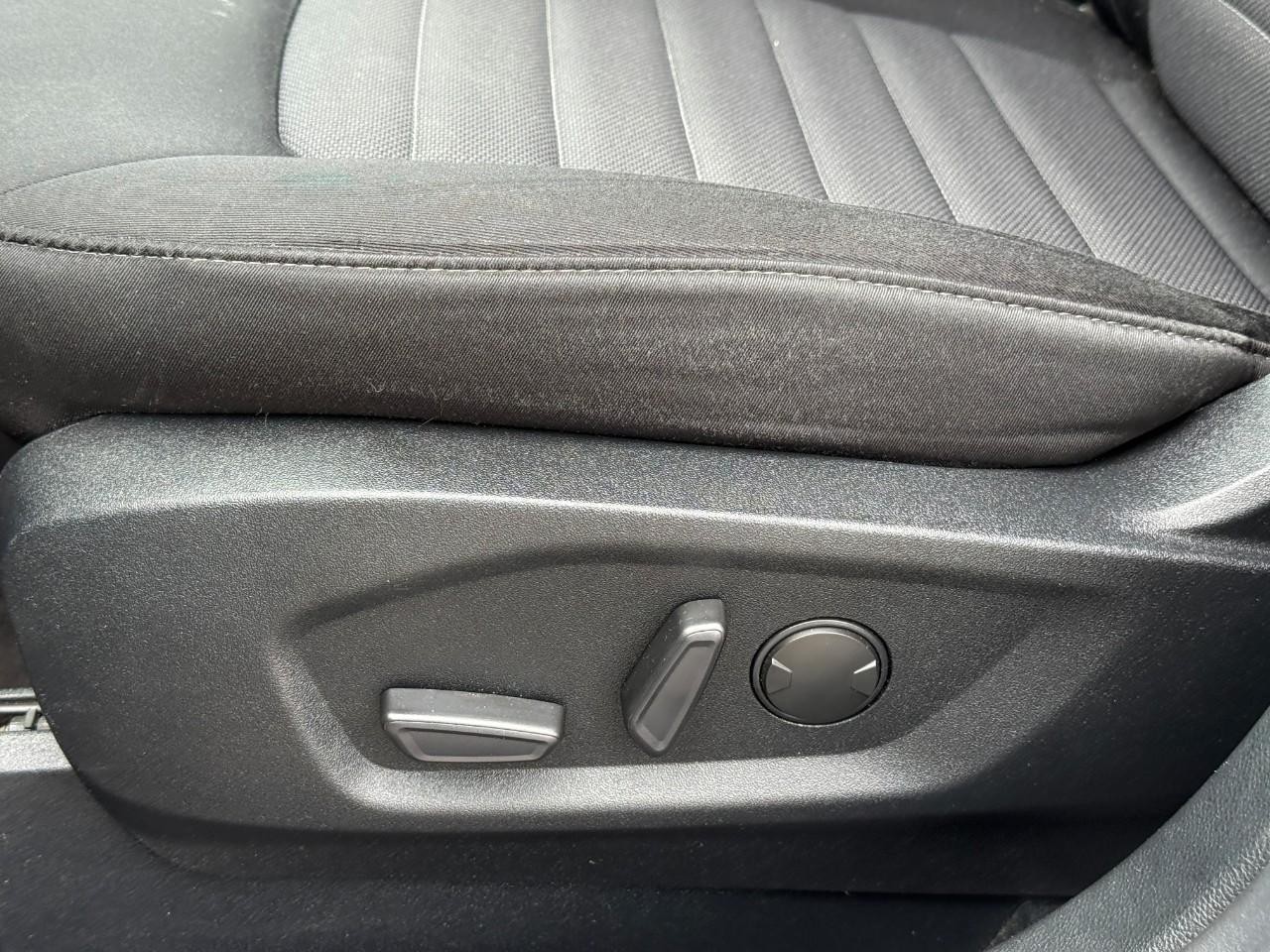 Ford Edge Vehicle Full-screen Gallery Image 18