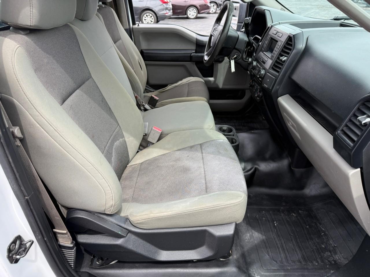 Ford F-150 Vehicle Full-screen Gallery Image 10