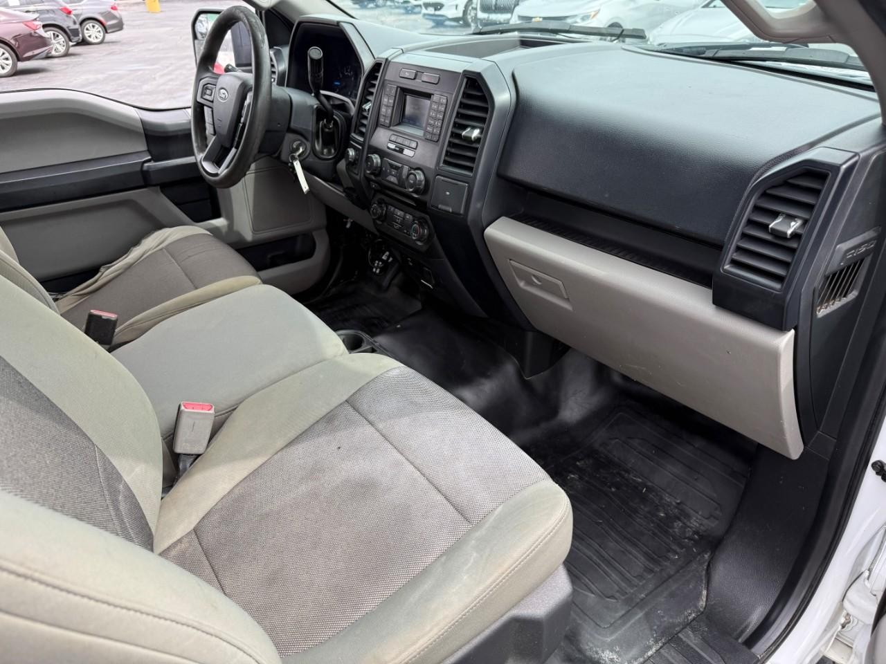 Ford F-150 Vehicle Full-screen Gallery Image 11