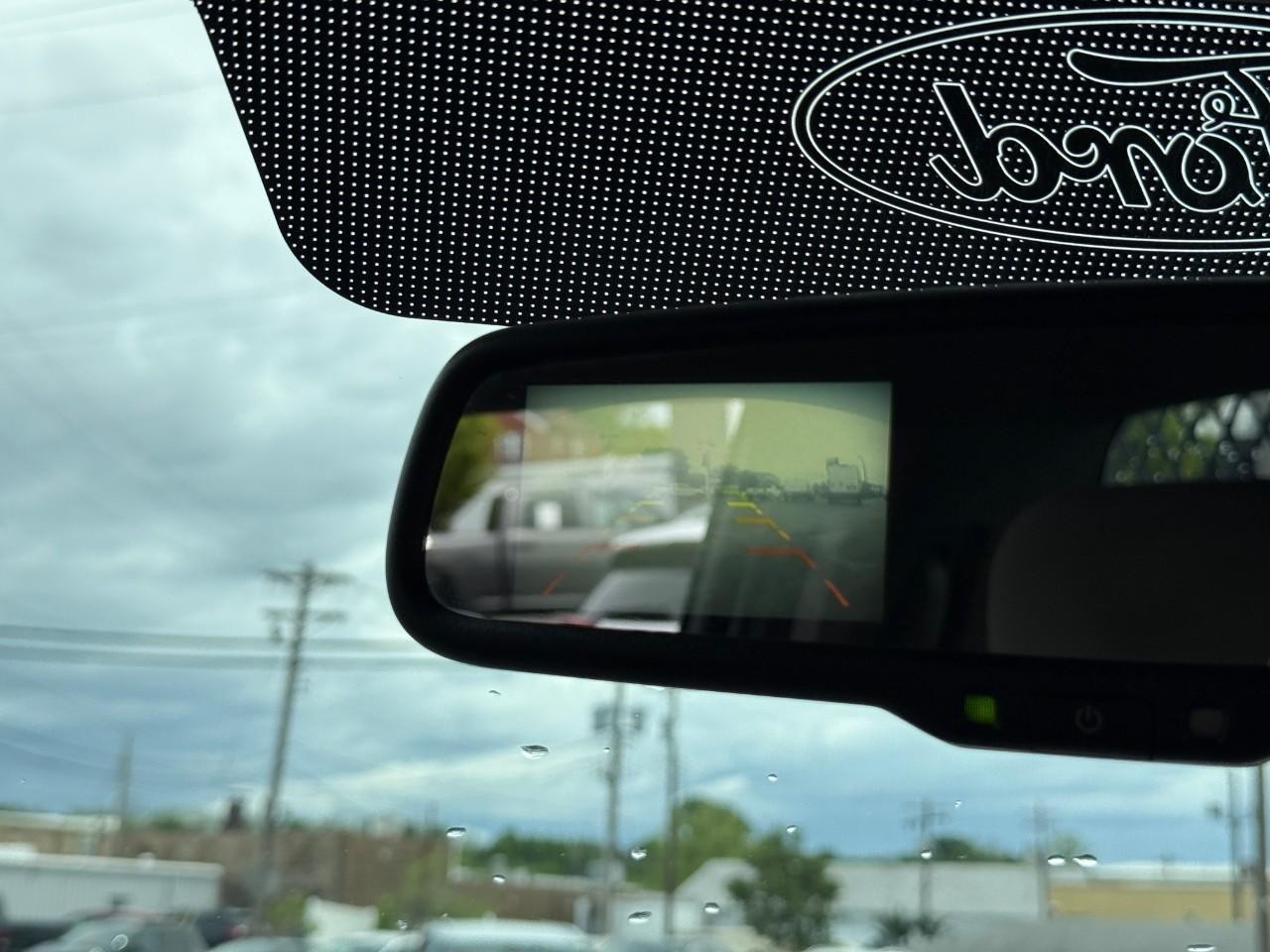 Ford F-150 Vehicle Full-screen Gallery Image 16