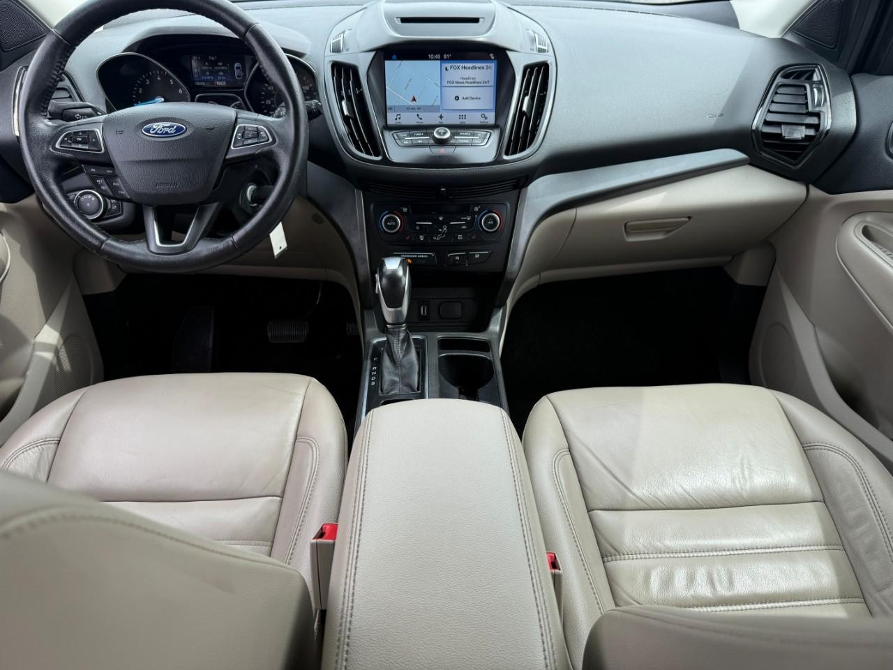 Ford Escape Vehicle Full-screen Gallery Image 10