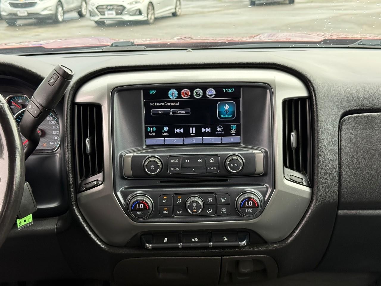Chevrolet Silverado 1500 Vehicle Full-screen Gallery Image 13