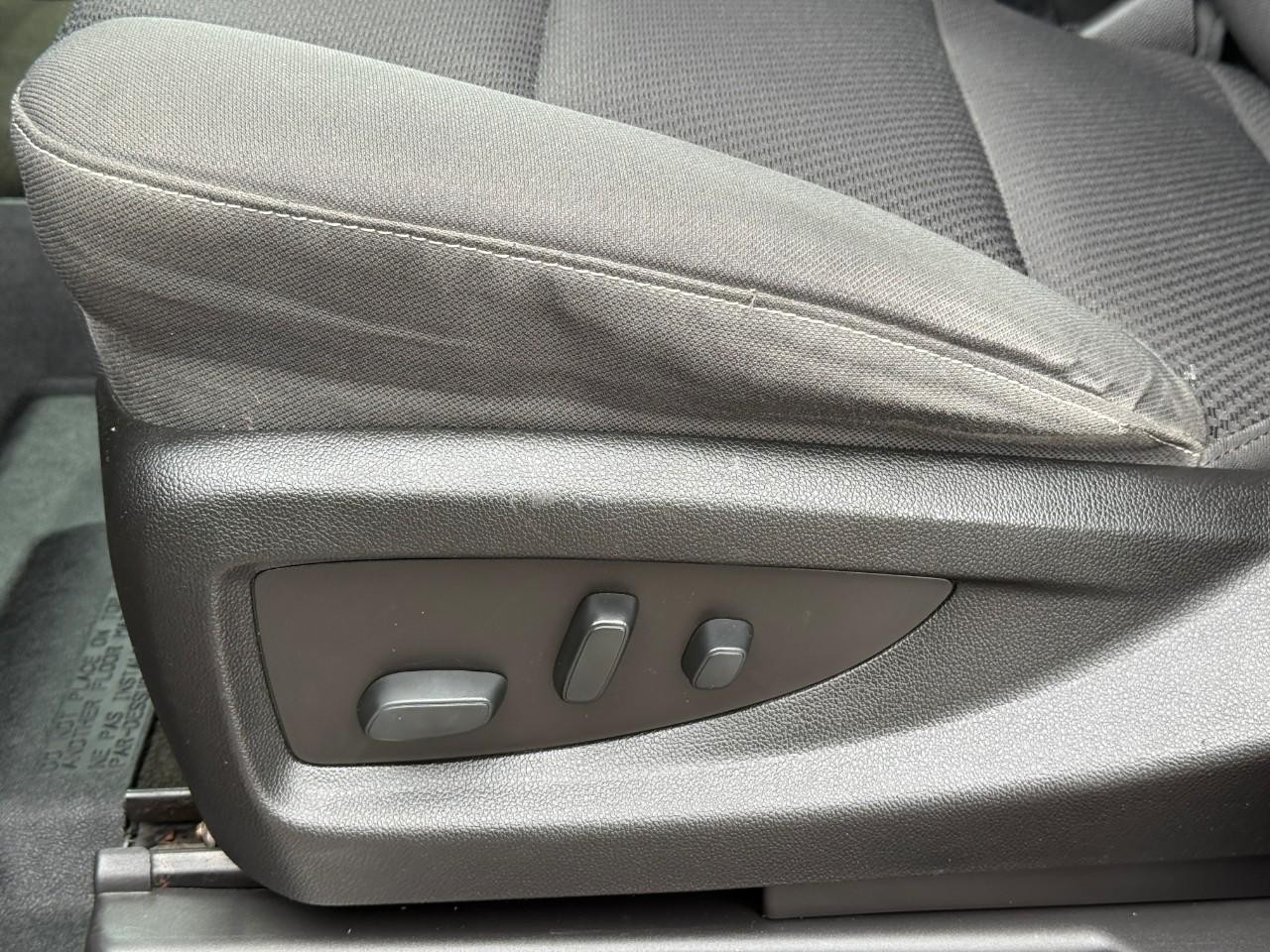 Chevrolet Silverado 1500 Vehicle Full-screen Gallery Image 17